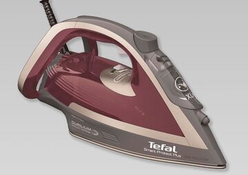 Ansicht auf ein Bügeleisen in den Farben lila und grau