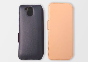 Ansicht auf die Handy-Hüllen in Blau und Gold.
