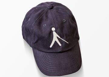 Ansicht auf das dunkelblaue Cappie mit dem EBU-Symbol eines Stockläufers.