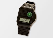 Ansicht auf die schwarze Uhr.