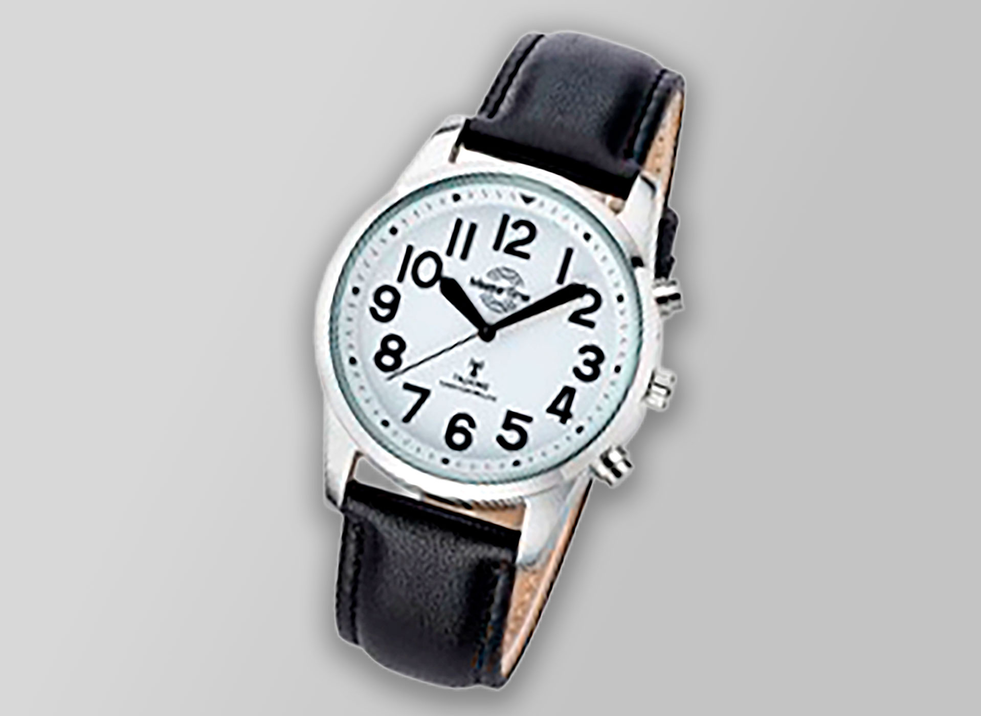 Ansicht auf die silberne Uhr mit Lederband.