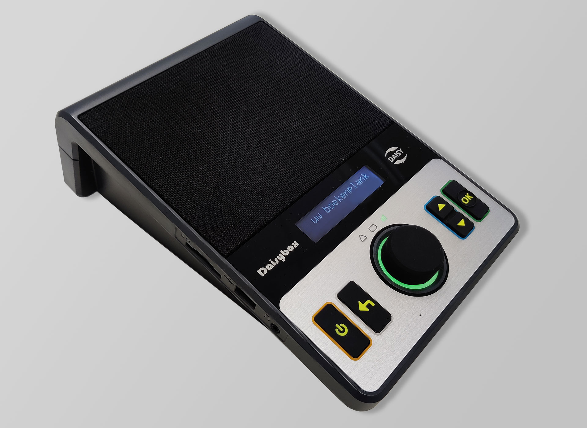 Ansicht auf die schwarze rechteckige Daisybox mit großen Tasten und Regeler.